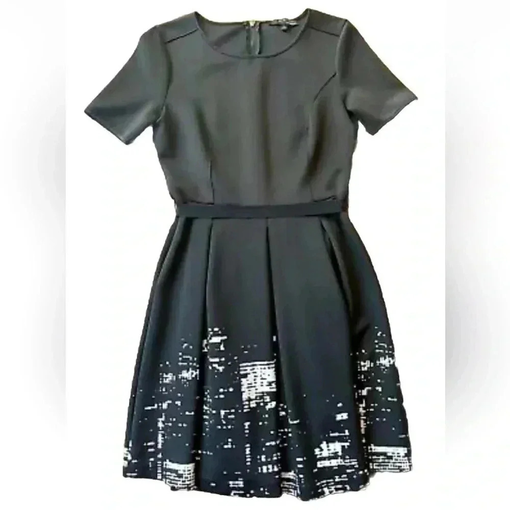 Elie Tahari Dress City Scape Buildings‎ New York Black White Size 4 Fit & Flare